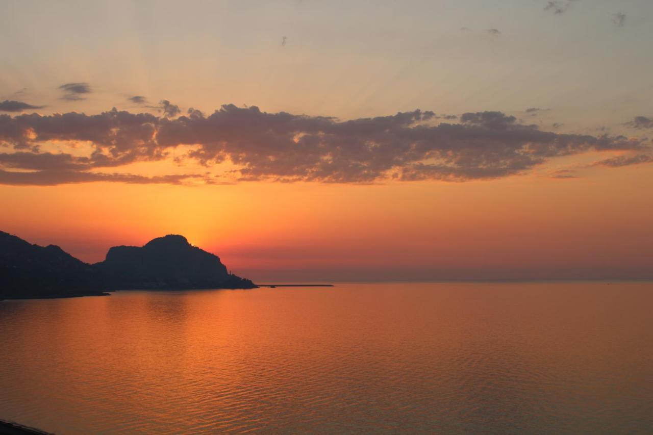 Cefalu Seaside Suite Екстериор снимка